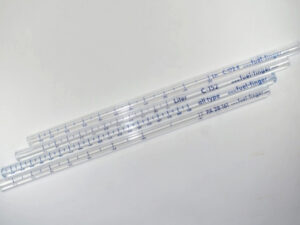 Vier Fuel-Finger nebeneinander