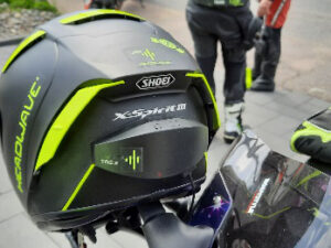 Tampondruck auf Helm